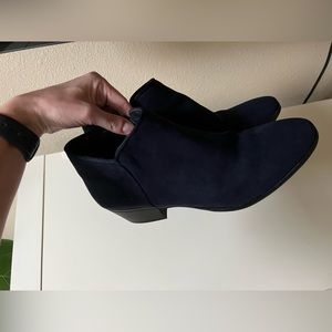 Like New- Women’s Style&Co Ankle Booties Size: 8